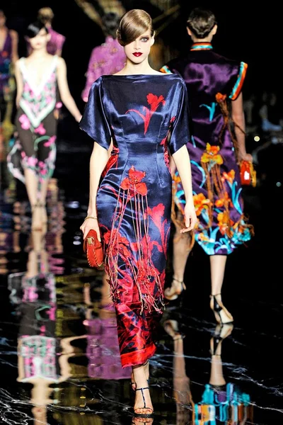 Look 30